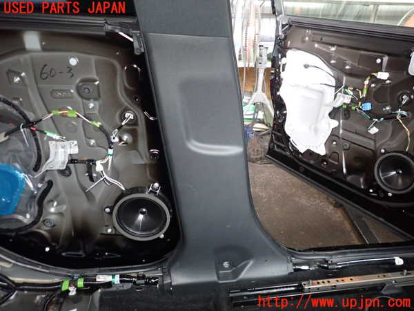 2UPJ-21487670]ハリアー ハイブリッド(AXUH80)左センターピラートリム 中古_m0003.jpg