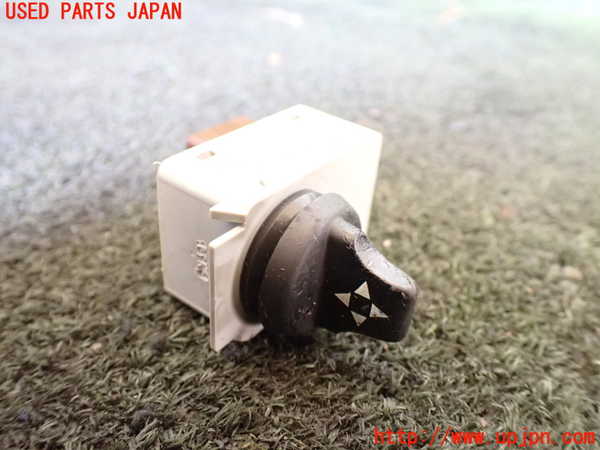 5UPJ-21496308]マセラティ・グラントゥーリズモ(MGT)スイッチ3 (ステアリング調整) 中古_m0001.jpg