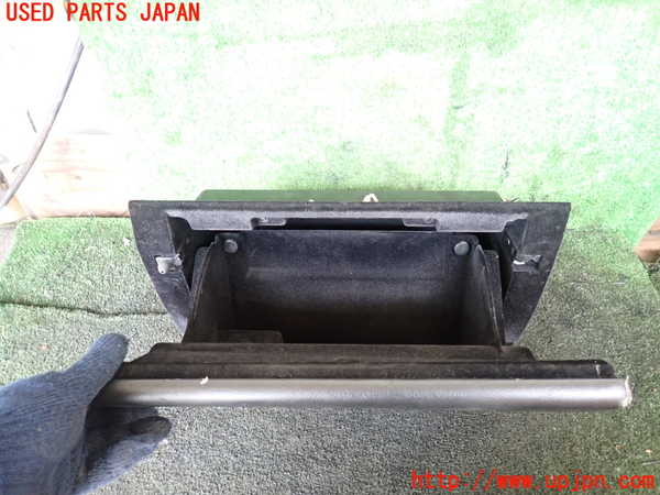 5UPJ-21497516]マセラティ・グラントゥーリズモ(MGT)グローブボックス1 ジャンク部品取り_m0003.jpg