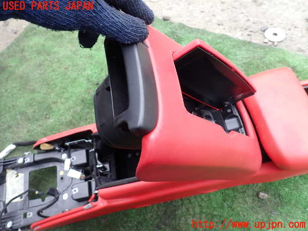 5UPJ-21497540]マセラティ・グラントゥーリズモ(MGT)センターコンソール 中古_m0002.jpg