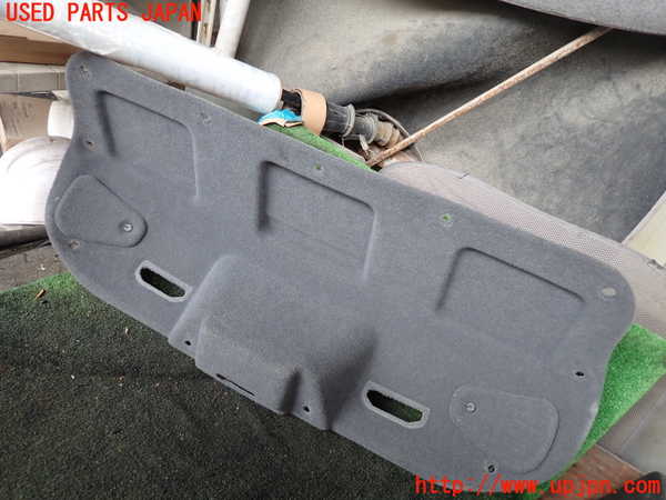 5UPJ-21491578]マセラティ・グラントゥーリズモ(MGT)バックドア内張り 中古_m0001.jpg