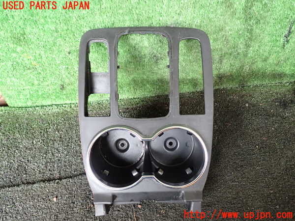 5UPJ-21497810]マセラティ・グラントゥーリズモ(MGT)ドリンクホルダー 中古_m0001.jpg