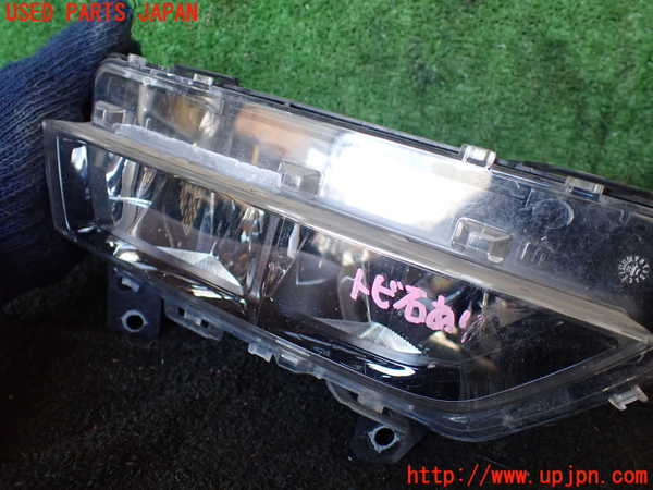 1UPJ-21501180]ポルシェ・マカン ターボ(95BCTL)右フォグ 中古_m0002.jpg