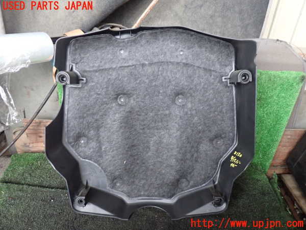 5UPJ-21502160]ポルシェ・マカン ターボ(95BCTL)エンジンアッパーカバー 中古_m0003.jpg