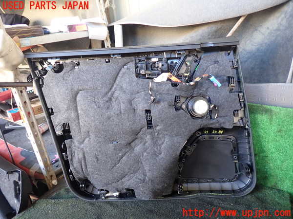 5UPJ-21501234]ポルシェ・マカン ターボ(95BCTL)右前ドア内張り 中古_m0004.jpg