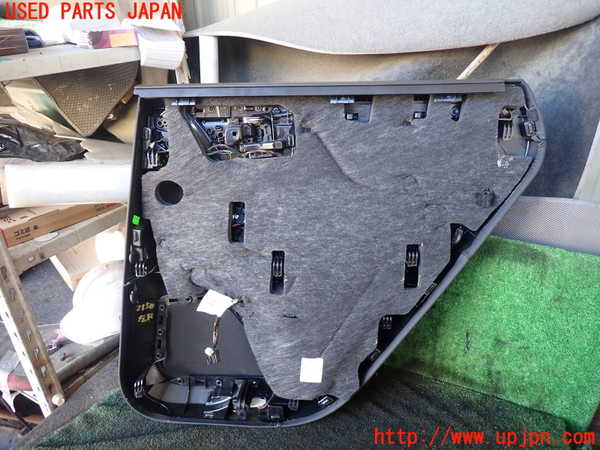 1UPJ-21501324]ポルシェ・マカン ターボ(95BCTL)左後ドア内張り 中古_m0004.jpg