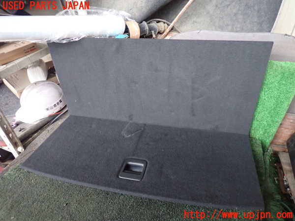 5UPJ-21507771]ポルシェ・マカン ターボ(95BCTL)ラゲッジトレイ1 中古_m0001.jpg