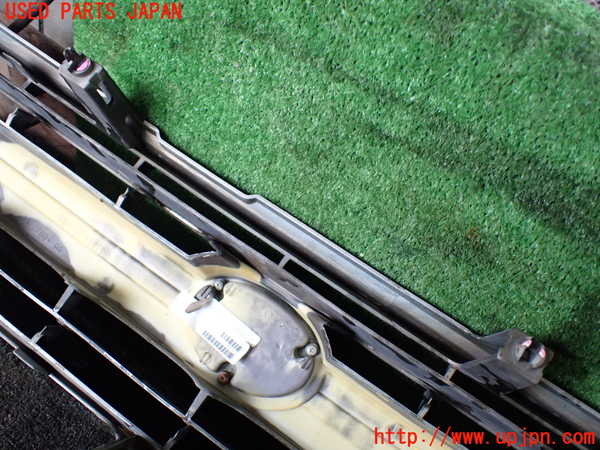 1UPJ-21511050]ハイラックスサーフ(RZN185W)ラジエターグリル 中古_m0005.jpg