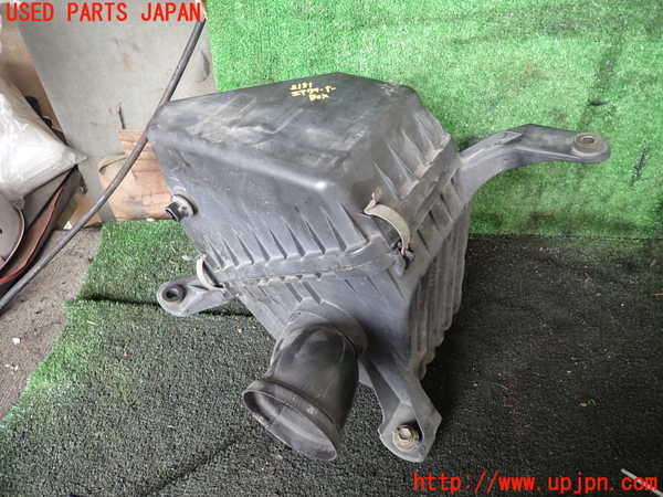 5UPJ-21512560]ハイラックスサーフ(RZN185W)エアクリーナーボックス 中古_m0001.jpg