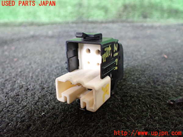 5UPJ-21516245]ハイラックスサーフ(RZN185W)左前パワーウィンドウスイッチ 中古_m0002.jpg