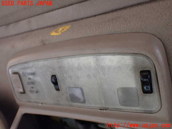 5UPJ-21516411]ハイラックスサーフ(RZN185W)ルームランプ1 (1列目) 中古_m0002.jpg