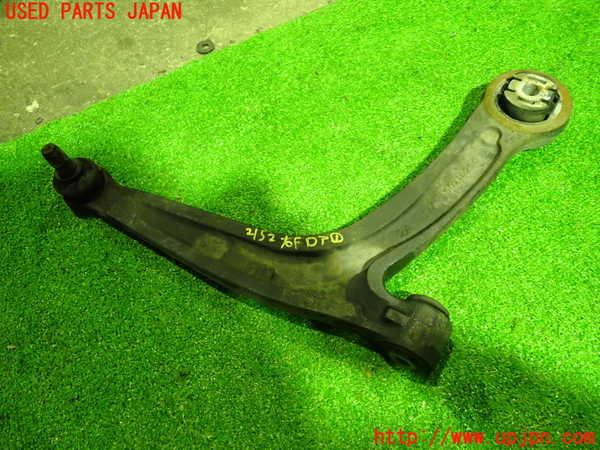 5UPJ-21525176]アバルト・595(312141)右フロントロアアーム1 中古_m0001.jpg