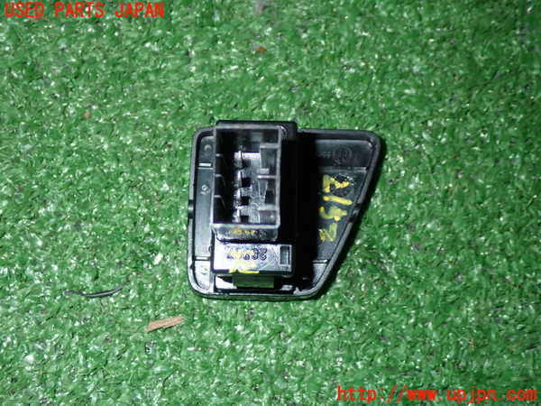5UPJ-21526245]アバルト・595(312141)左パワーウィンドウスイッチ 中古_m0002.jpg