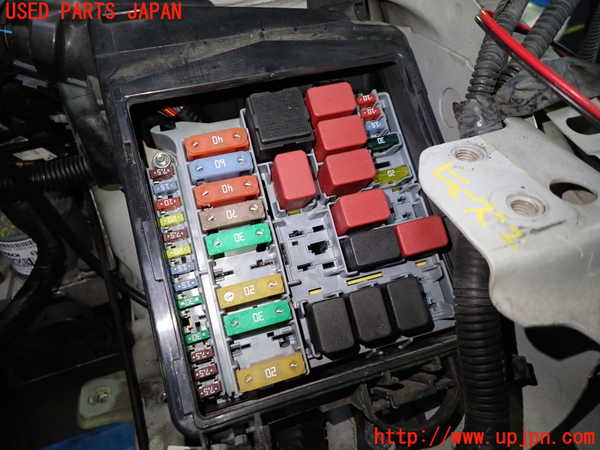 5UPJ-21526742]アバルト・595(312141)ヒューズボックス2 中古_m0002.jpg