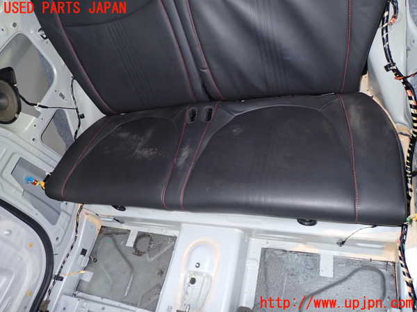 5UPJ-21527385]アバルト・595(312141)リアシート 中古_m0002.jpg