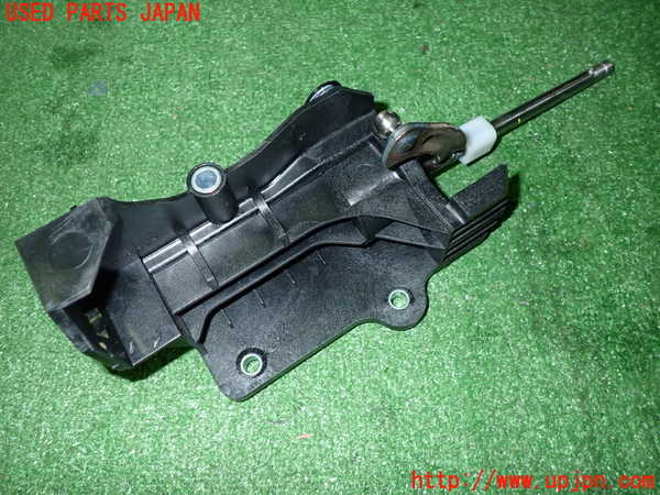 5UPJ-21527560]アバルト・595(312141)MTシフトレバー 中古_m0001.jpg