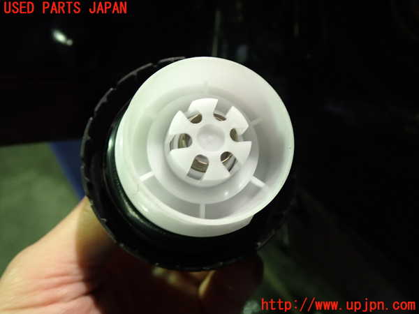 2UPJ-21531690]カローラ クロス ハイブリッド(ZVG11)フューエルリッド 【ジャンク品】 中古_m0003.jpg