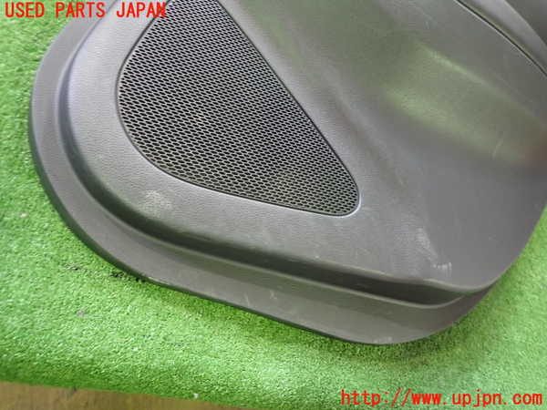 2UPJ-21531294]カローラ クロス ハイブリッド(ZVG11)右後ドア内張り 中古_m0002.jpg