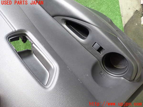 2UPJ-21531294]カローラ クロス ハイブリッド(ZVG11)右後ドア内張り 中古_m0003.jpg