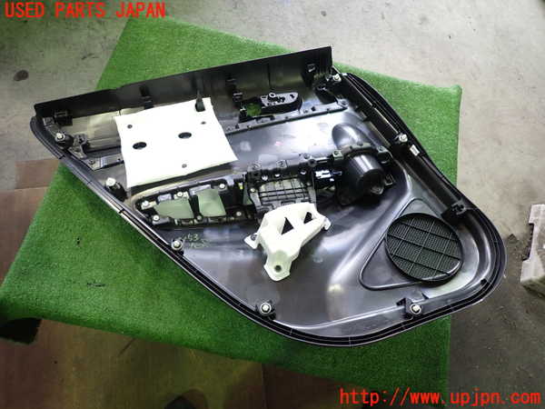 2UPJ-21531294]カローラ クロス ハイブリッド(ZVG11)右後ドア内張り 中古_m0004.jpg