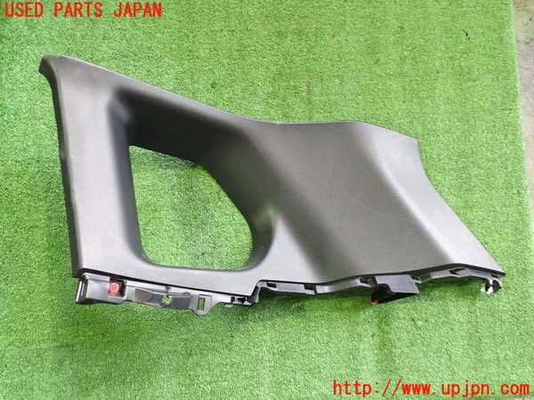 2UPJ-21537675]カローラ クロス ハイブリッド(ZVG11)右リアピラートリム 中古_m0001.jpg