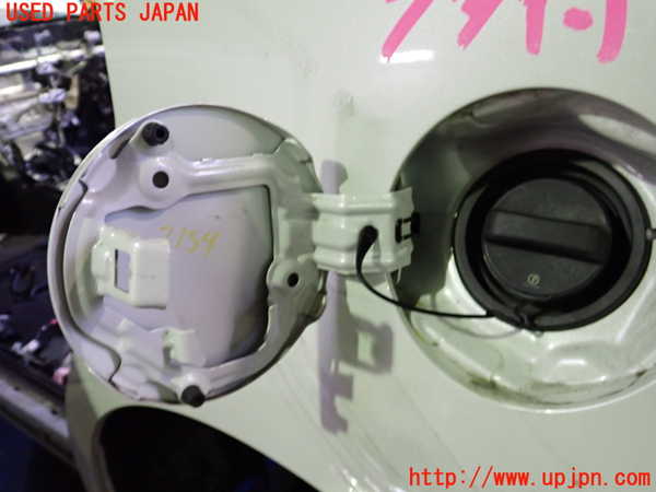 2UPJ-21541690]プリウスα(ZVW41W)フューエルリッド 中古_m0002.jpg