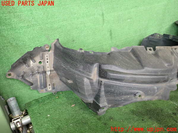 2UPJ-21541090]プリウスα(ZVW41W)右前フェンダーライナー 中古_m0003.jpg