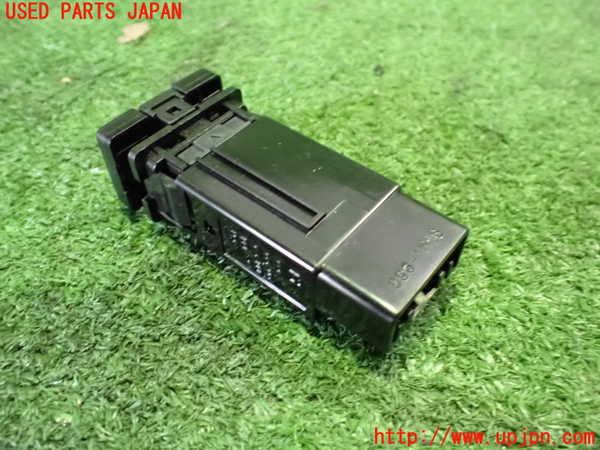 2UPJ-21546310]プリウスα(ZVW41W)スイッチ5(シートヒーター) 中古_m0002.jpg