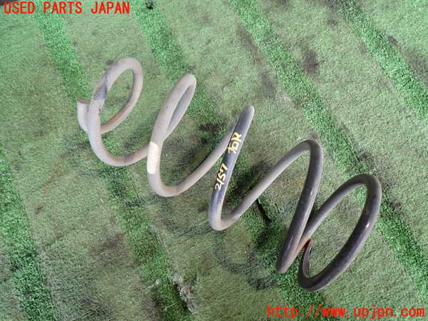 2UPJ-21575100]ハイラックスサーフ(TRN215W)右リアスプリング 中古_m0001.jpg