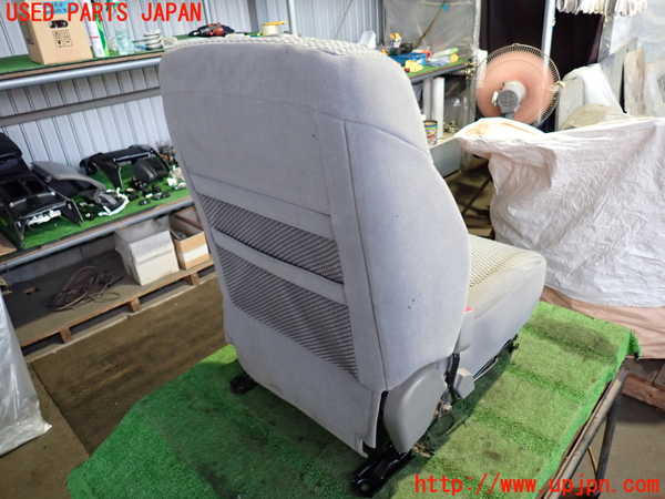2UPJ-21577065]ハイラックスサーフ(TRN215W)助手席シート 中古_m0003.jpg