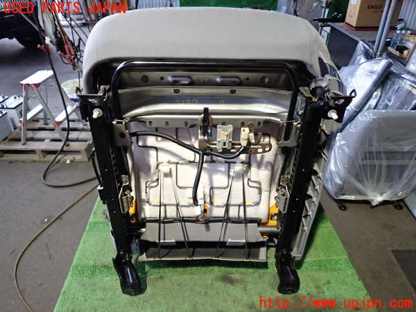 2UPJ-21577065]ハイラックスサーフ(TRN215W)助手席シート 中古_m0004.jpg