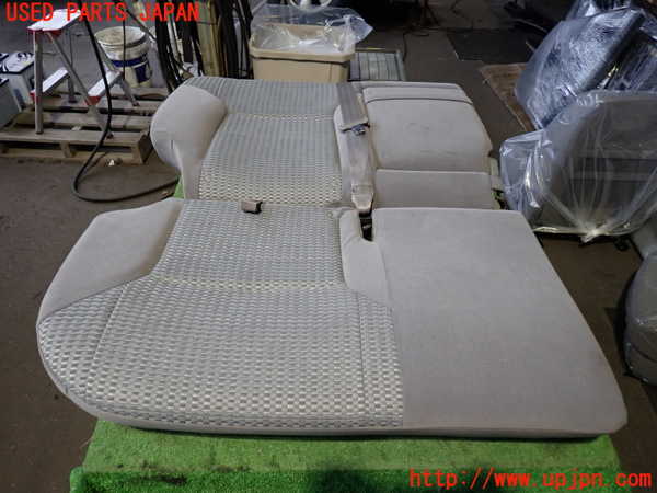 2UPJ-21577405]ハイラックスサーフ(TRN215W)右リアシート 中古_m0001.jpg