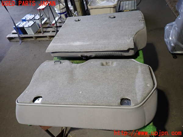2UPJ-21577405]ハイラックスサーフ(TRN215W)右リアシート 中古_m0004.jpg