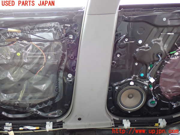 2UPJ-21577665]ハイラックスサーフ(TRN215W)右センターピラートリム 中古_m0003.jpg