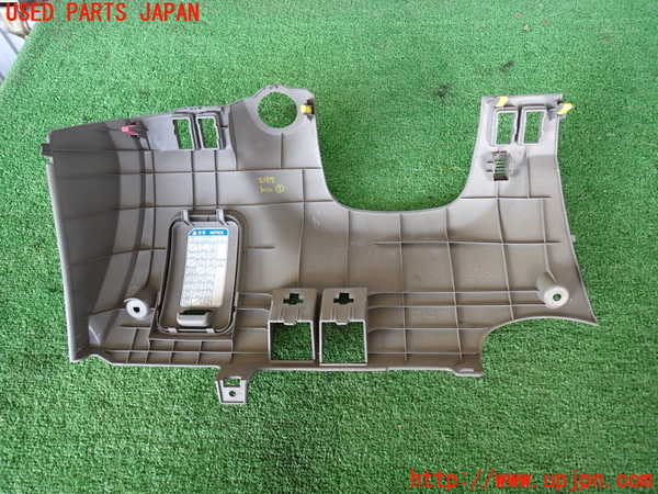 2UPJ-21577691]ハイラックスサーフ(TRN215W)内装トリム類1 中古_m0003.jpg