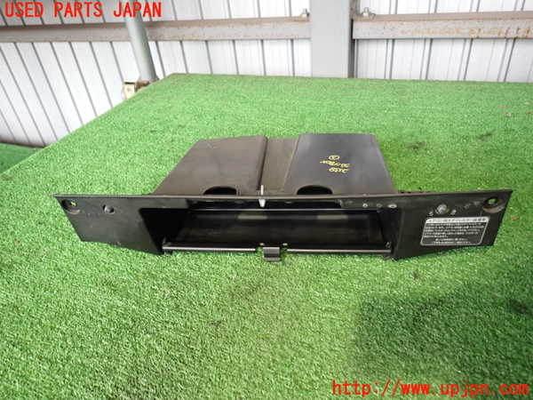 2UPJ-21587517]ハイラックスサーフ(TRN215W)グローブボックス2 中古_m0001.jpg