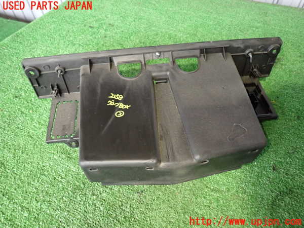 2UPJ-21587517]ハイラックスサーフ(TRN215W)グローブボックス2 中古_m0003.jpg