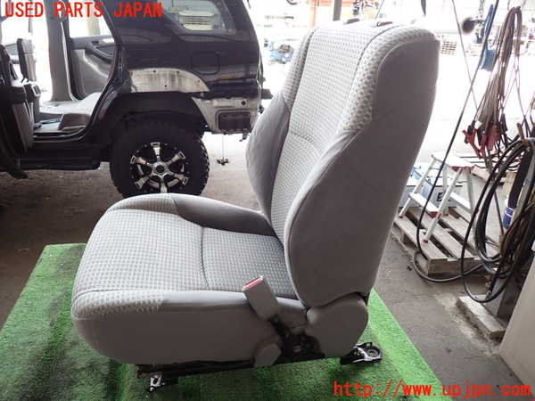 2UPJ-21587035]ハイラックスサーフ(TRN215W)運転席シート 中古_m0004.jpg