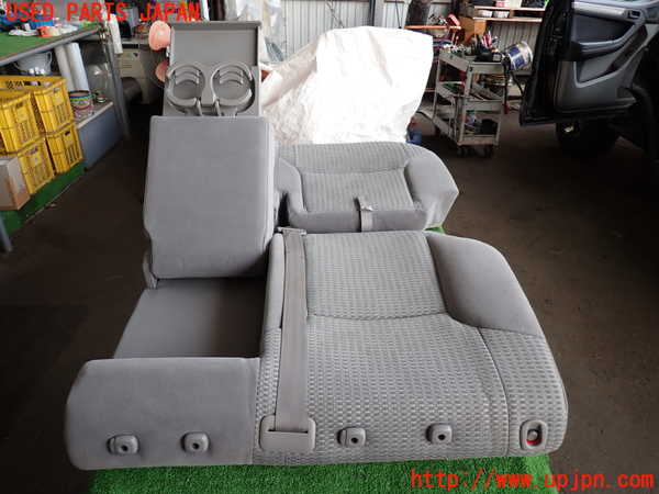 2UPJ-21587405]ハイラックスサーフ(TRN215W)右リアシート 中古_m0002.jpg