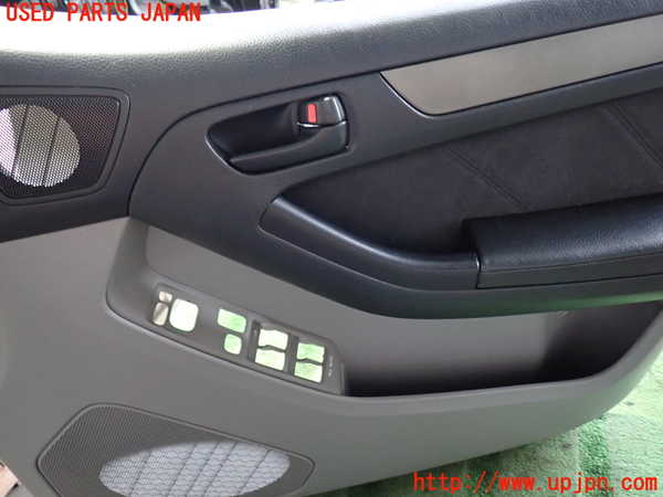 2UPJ-21581234]ハイラックスサーフ(TRN215W)右前ドア内張り 中古_m0003.jpg