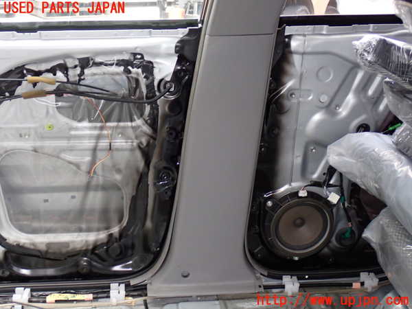 2UPJ-21587665]ハイラックスサーフ(TRN215W)右センターピラートリム 中古_m0003.jpg