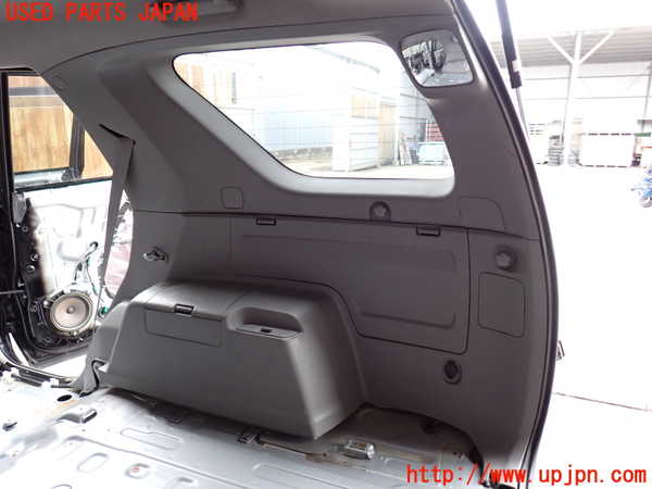 2UPJ-21587675]ハイラックスサーフ(TRN215W)右リアピラートリム 中古_m0001.jpg