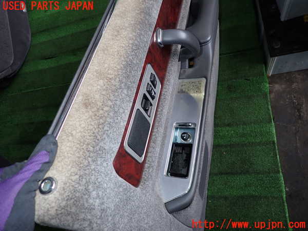 2UPJ-21591294]センチュリー(GZG50)右後ドア内張り 中古_m0002.jpg