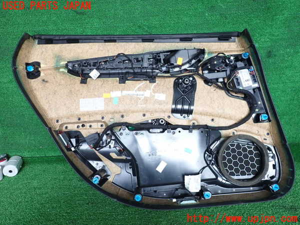 2UPJ-21601294]マセラティ・クアトロポルテ(MQP30A)右後ドア内張り 中古_m0003.jpg