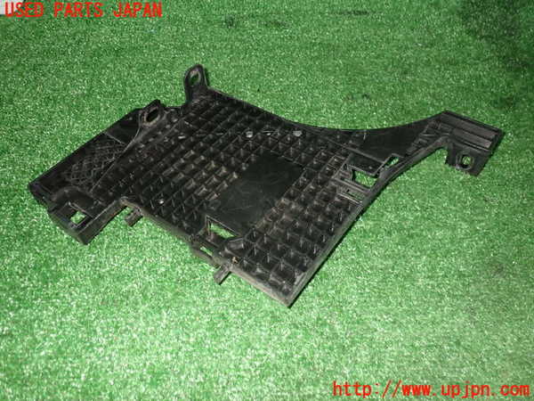 2UPJ-21611140]ランドローバー・レンジローバー イヴォーク(LV2A)右ヘッドライトリム 中古_m0002.jpg