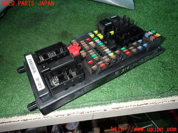 2UPJ-21616742]ランドローバー・レンジローバー イヴォーク(LV2A)ヒューズボックス2 中古_m0001.jpg
