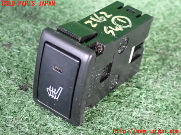 5UPJ-21626306]スイフトスポーツ(ZC33S)スイッチ1 (シートヒーター) 中古_m0001.jpg