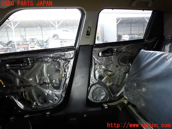 5UPJ-21627665]スイフトスポーツ(ZC33S)右センターピラートリム 中古_m0001.jpg