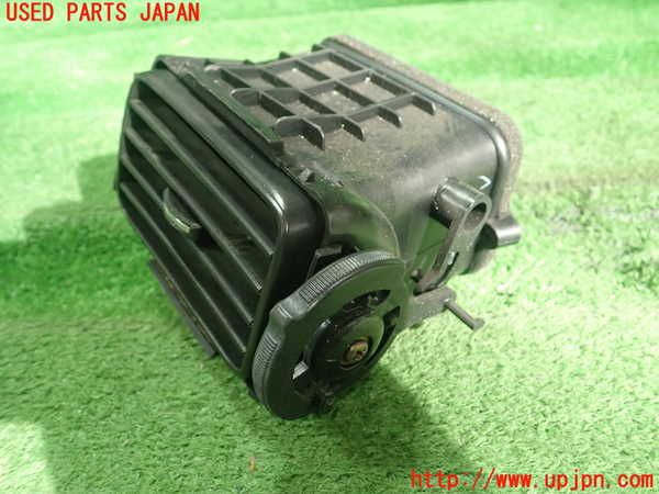 5UPJ-21637526]ランエボ7 GT-A(CT9A)エアコン吹き出し口1（右） 中古_m0002.jpg