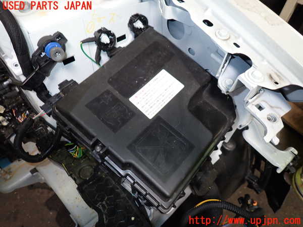 5UPJ-21646741]プジョー・408(P54HN05)ヒューズボックス1 中古_m0001.jpg
